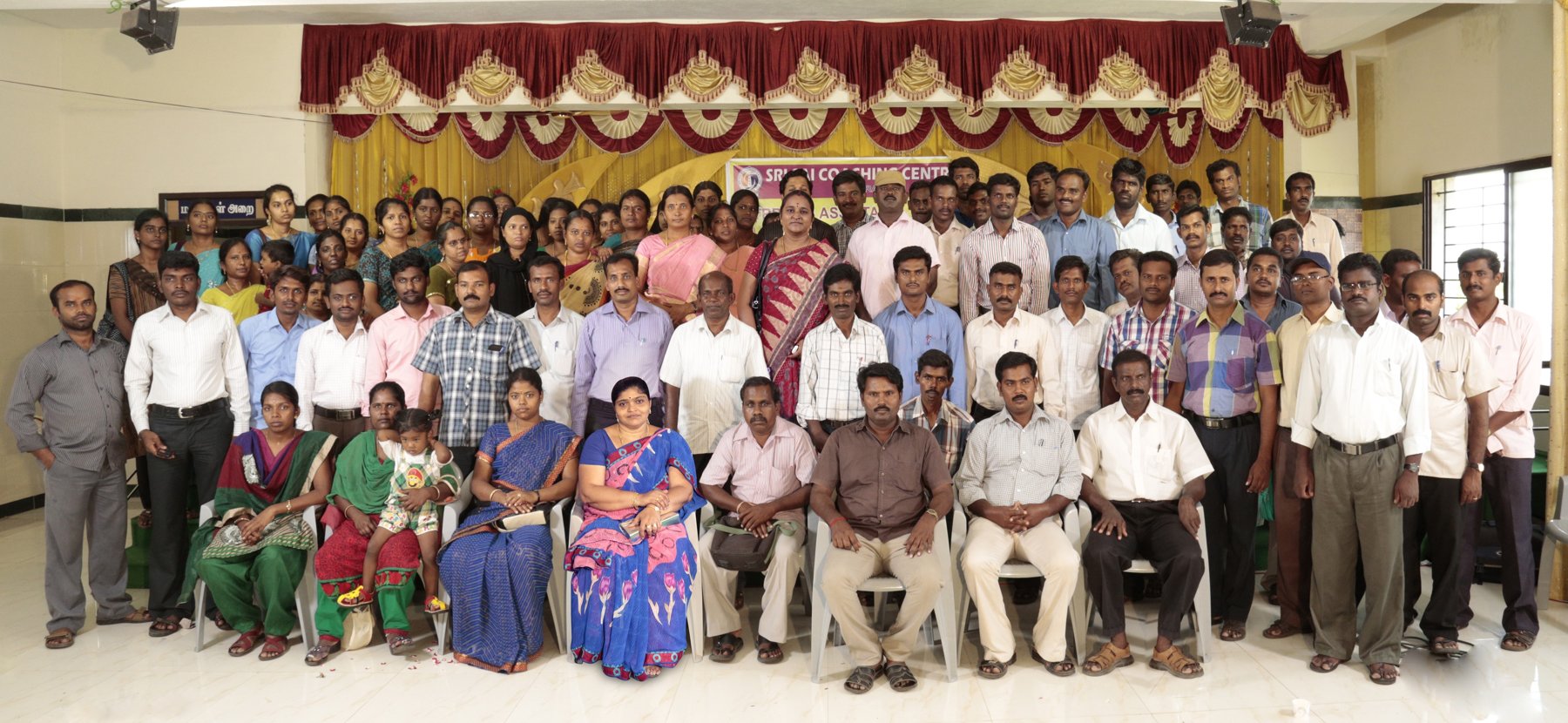 Sri Sai Coaching Centre students and faculty group photograph