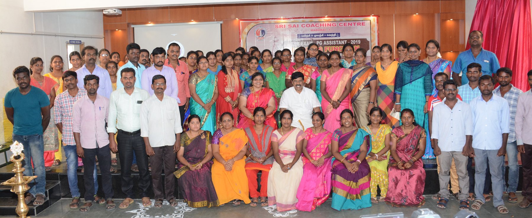 2019 batch of TRB PG Assistant students with faculty in Madurai